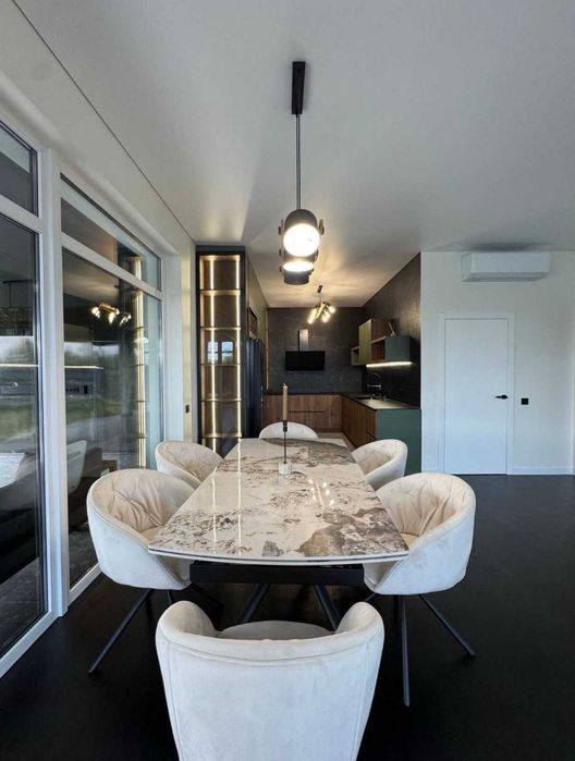 Продаж сучасного будинку