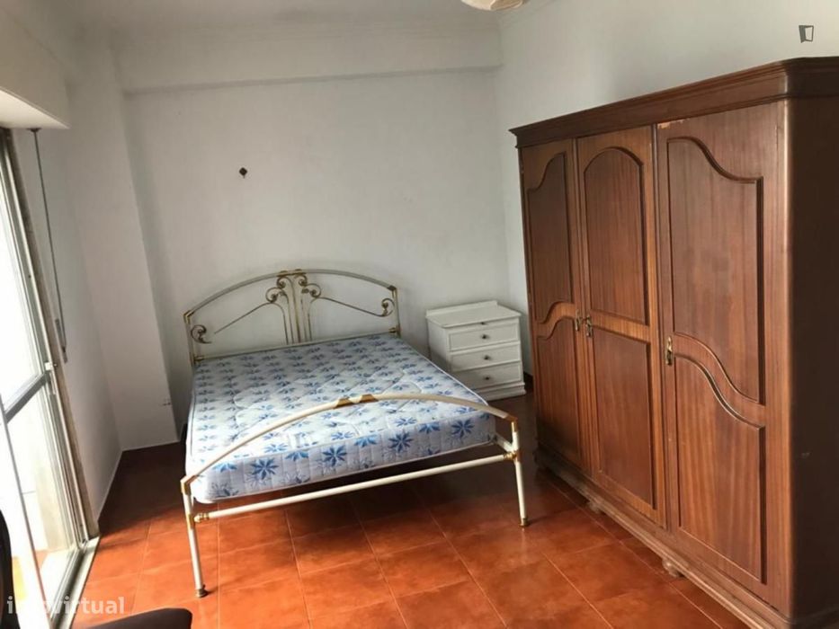 Quarto - localizado em Lisbon