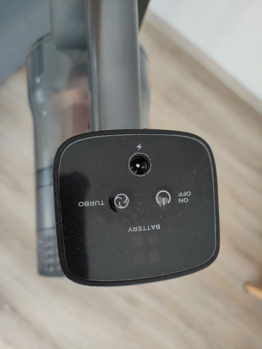 Odkurzacz pionowy Eldom