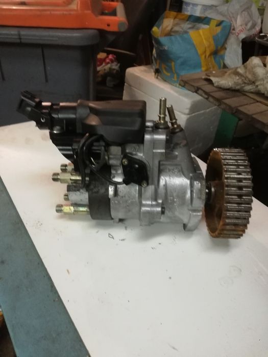 : Bomba Injetora e Coletor de Admissão Renault Kangoo/Megane - Motor F