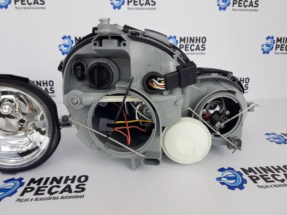Faróis Mercedes Benz Class C (W203) Sport Coupê