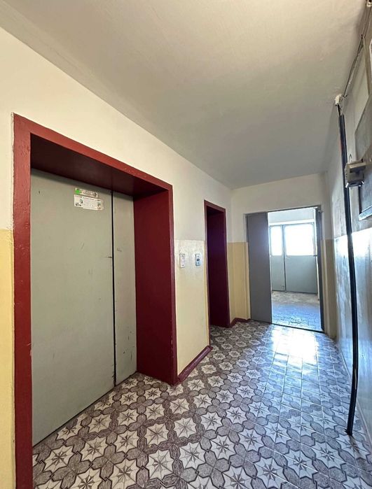 Продам 4к Красный камень, кирпич