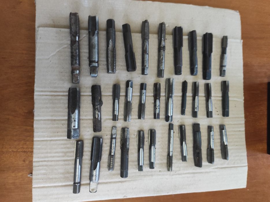 Метчики слесарные