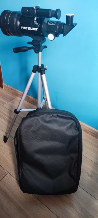 Teleskop ze statywem