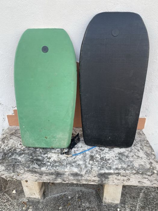 Duas pranchas de crianca