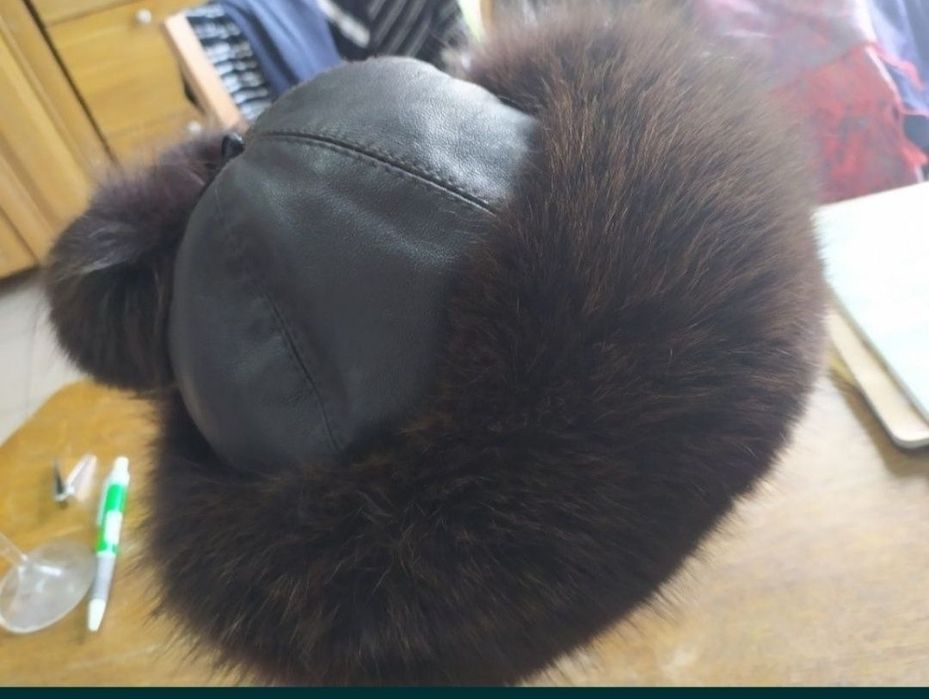 Хутряна шапка з пісця з шкіряною основою