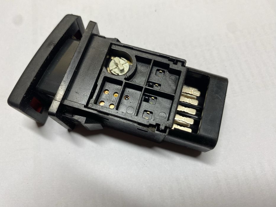 Toyota Avensis T25 кнопка аварійки, сигналізації. Вимикач Тойота Авенс