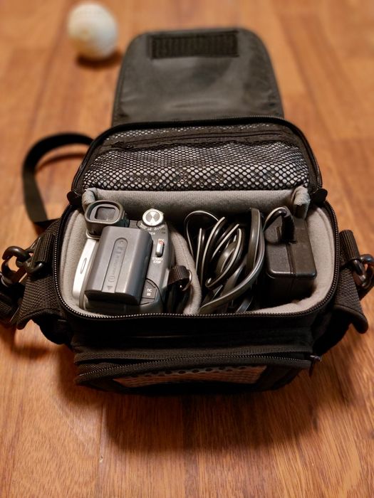 Відеокамера Sony DCR-HC26E