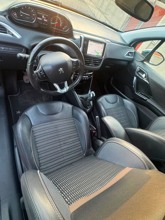 Peugeot 208 2014