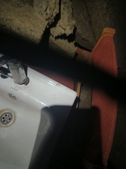 Umywalka z szafką, baterią i syfonem