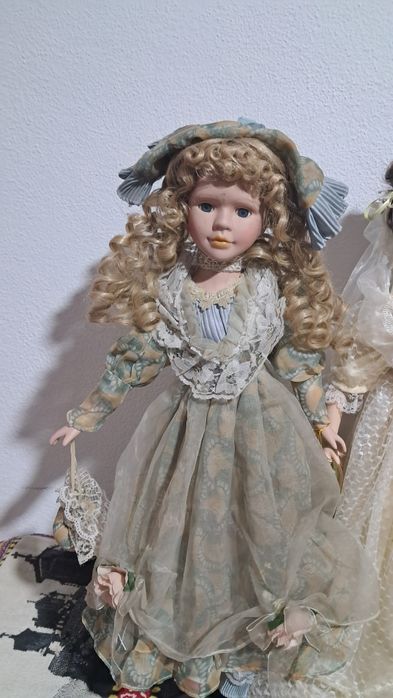 Bonecas de porcelana