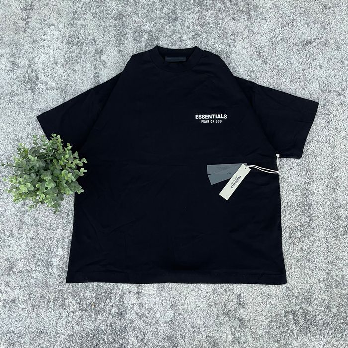 T-shirt Fear of God Essentials Logo