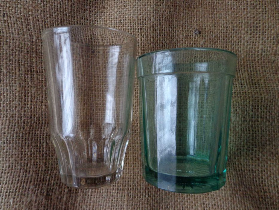 Старий граньоний стакан