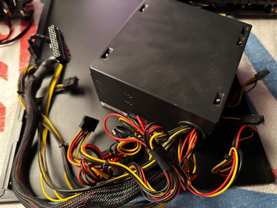 Fonte de alimentação 700w Max UNYKA ATC Power Supply