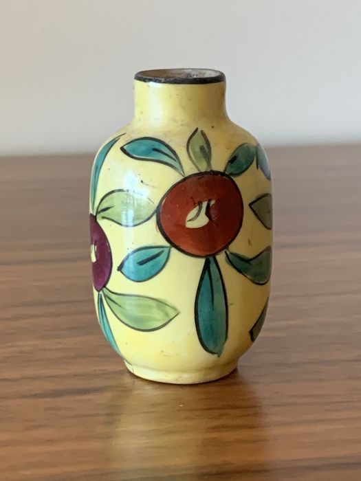 Jarra de oratório pintada à mão. Anos 20