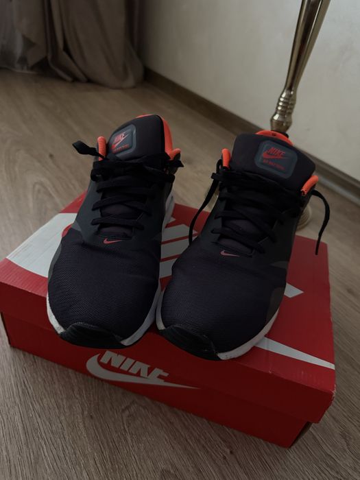 Красовки  найк аир макс  тавас удобные , комфортные как для зала