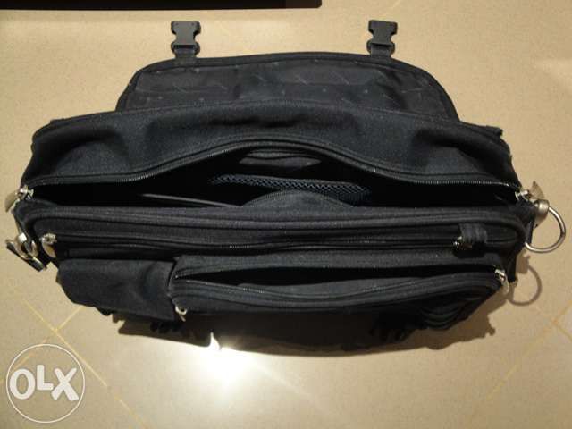 Mala executiva com capacidade para computador portátil