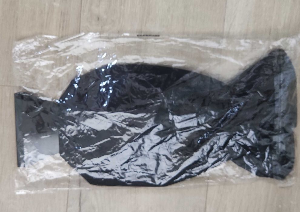 Skrobaczka do szyb lodu śniegu w rękawicy polar