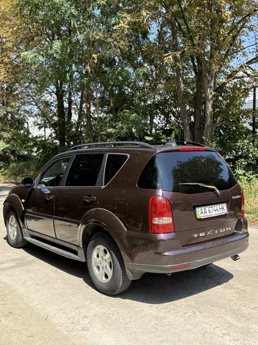 Продам Ssang Yong Rexton 2.7 дизель
