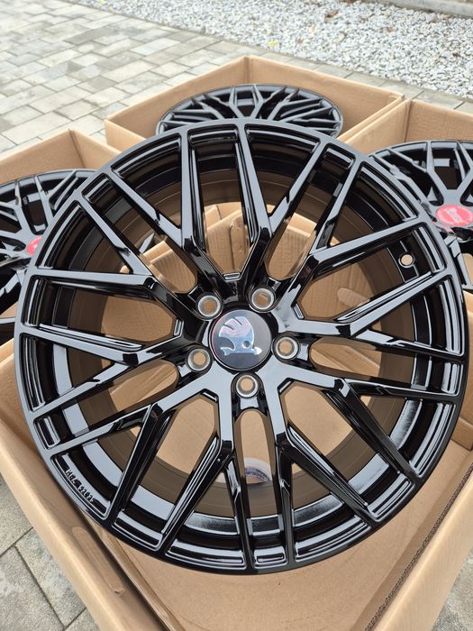 Felgi 18" 5x112 VW Audi BMW Mercedes Skoda Mini Cupra MG TPMS Czarne Nowe | #RS4