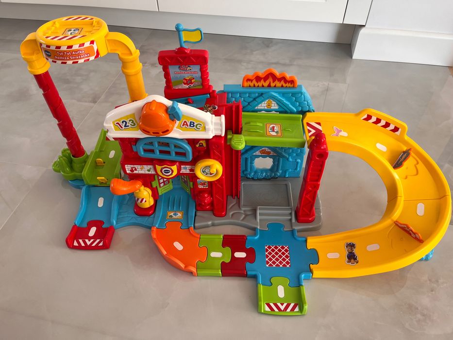 Tor remiza vtech zabawki