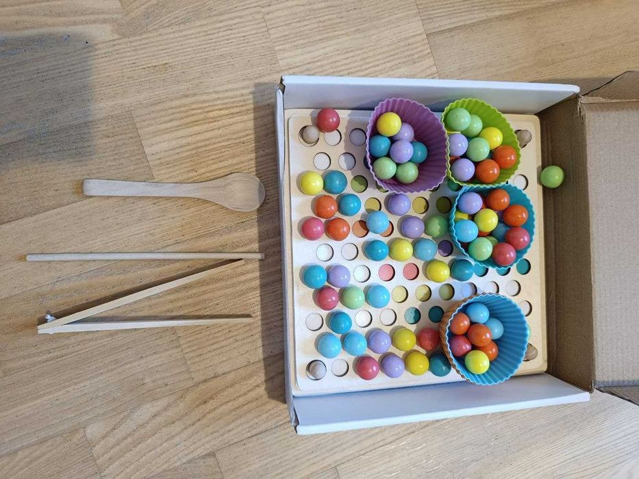 Zabawka rozwijająca zdolności motoryczne