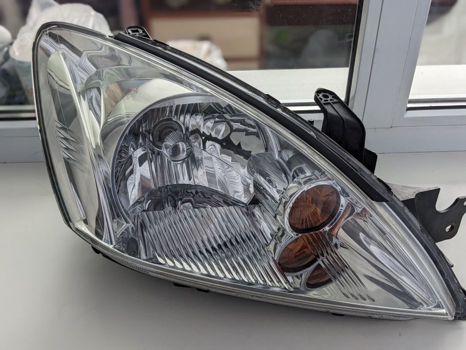 Фара права для ЛАНСЕР 9