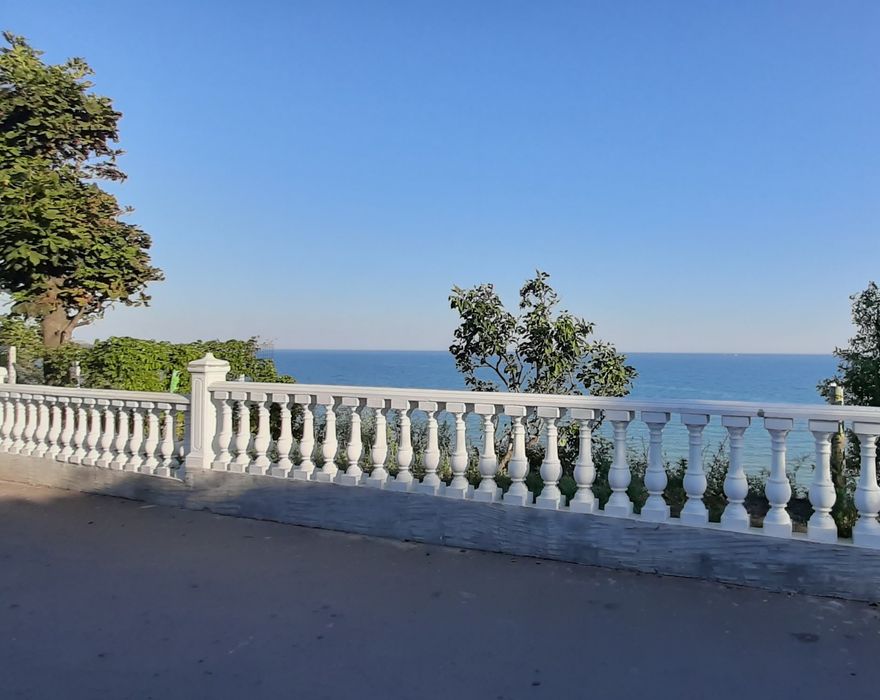 Почасово, посуточно. Свободна  уютная  квартира возле моря. Крыжановка