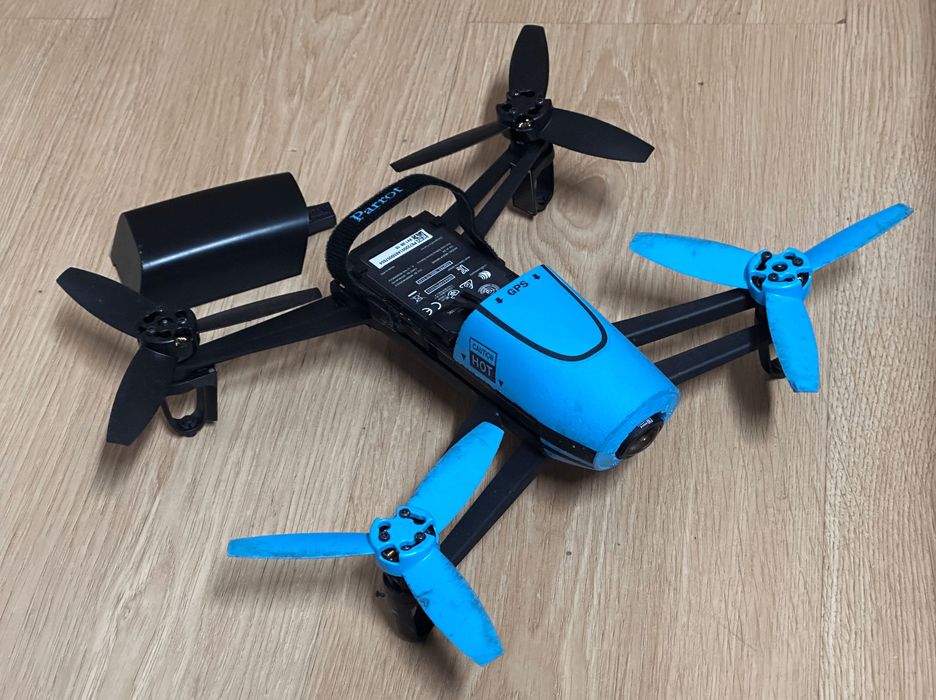 Drone Parrot Bebop com Skycontroller - Azul 14.0MP Full HD 1080p