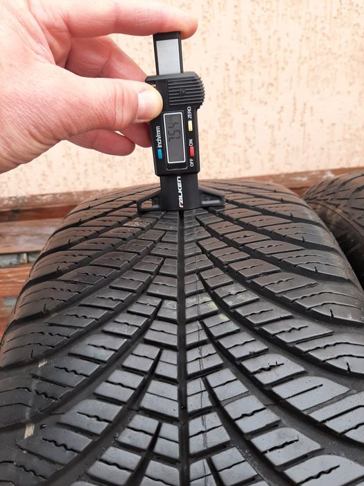 Пара шин 205 55 17 Goodyear Vector4Seasons