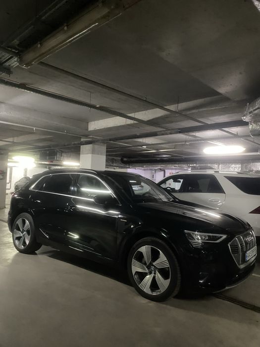 Audi e-rron, 55, 2019