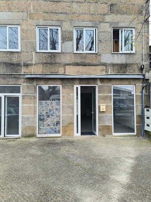 Arrenda-se loja no largo da Feira nova - Ariz - Bem viver