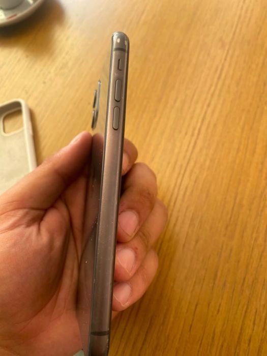 Iphone 11 - 100€