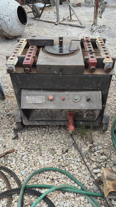 Máquina de moldar ferro