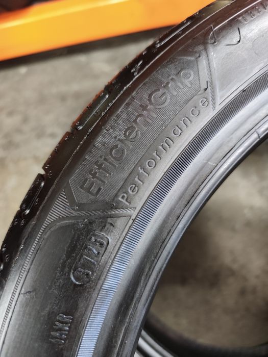 Pneus 205/45r17 Good Year Efficient Grip Performance com 95% piso