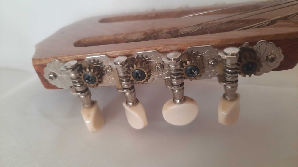 Bandolin de 8 cordas português