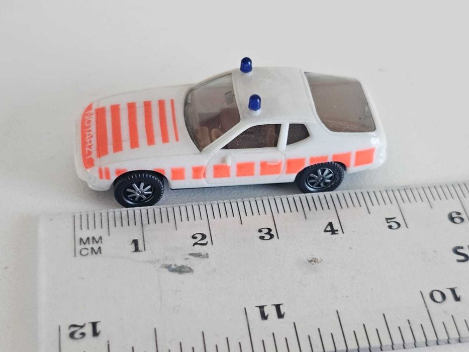 Herpa 1:87 H0 - Porsche 924 pogotowie model do makiety