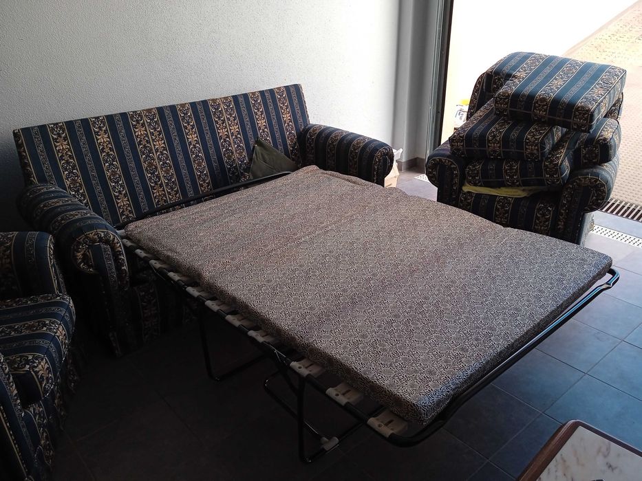 Sofá de 3 lugares com cama + 2 Sofás individuais