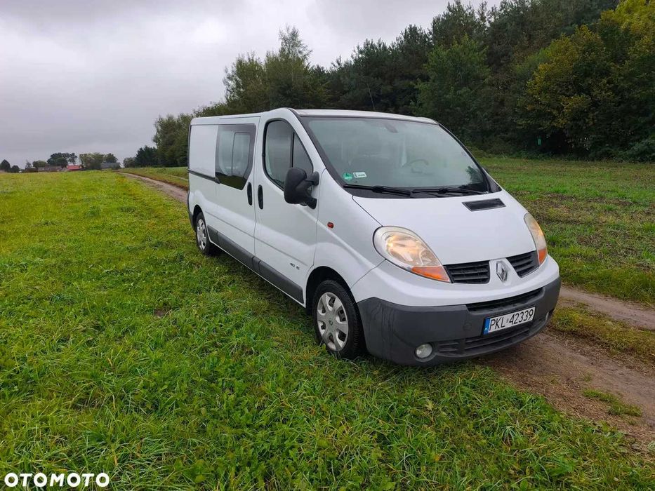 Auto osobowe Renault Traffic Trafic 2,0dci 115km 2006 5 osobowy