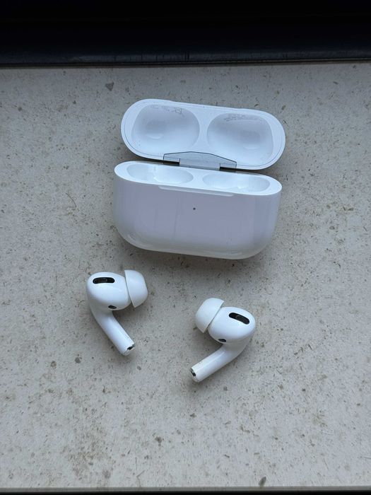 Apple AirPods Pro (1ª Geração)