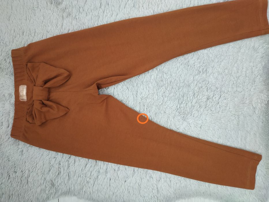Legginsy z kokardą z tyłu/jasnobrązowe/camel/MakBa/r.98/104