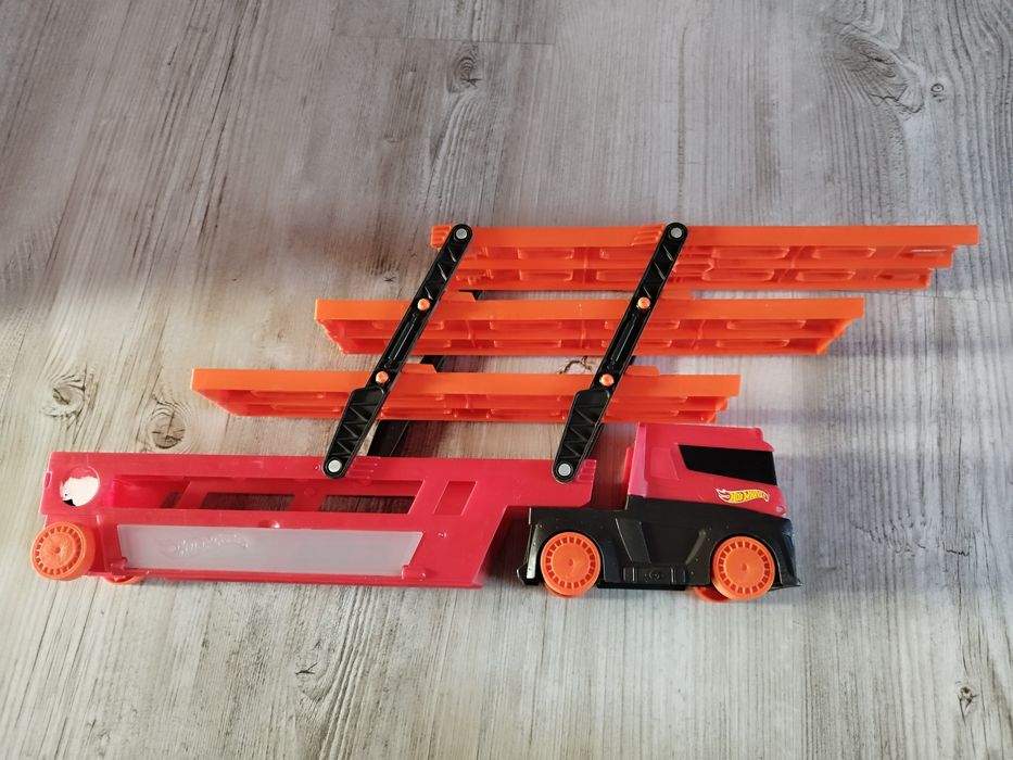 Okazja! Hot Wheels Mega Transporter stan bdb