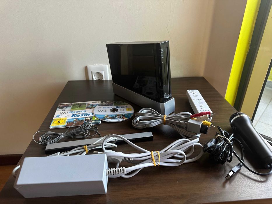 Nintendo Wii Preta - Desbloqueada + Jogo e Extras