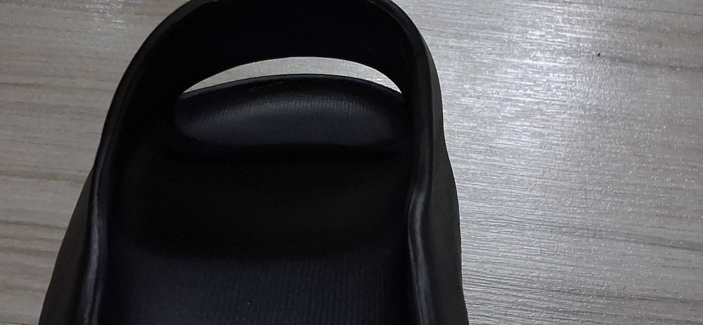 Czarne klapki unisex