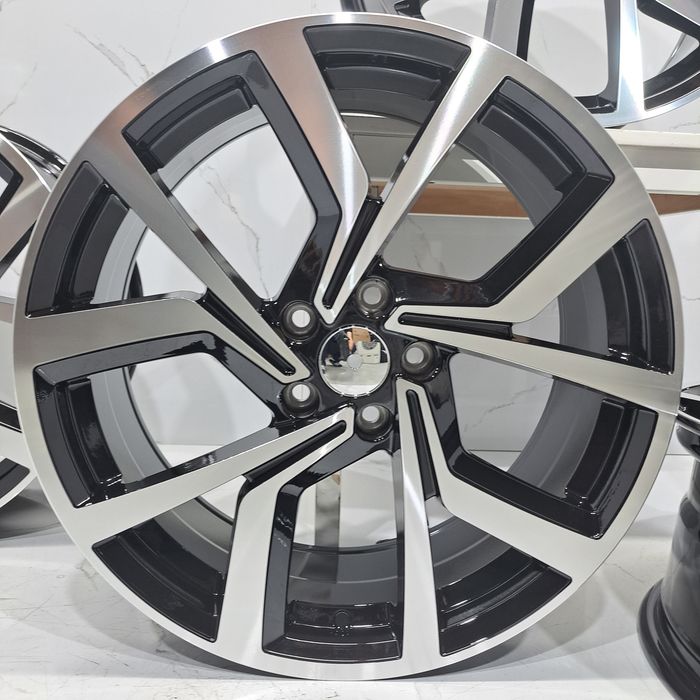 * Jantes 19" LOOK VW Golf GTI Clubsport 5x112