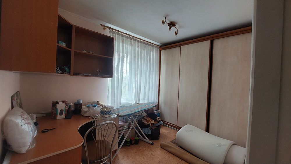 Продам 4-кімнатну квартиру. Вул.Грецька,14.
