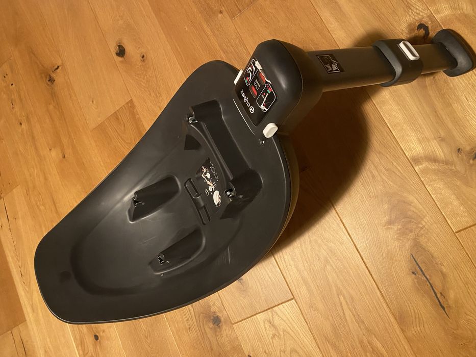 Fotelik Cybex Atom M- iSize + baza ISOFIX base M