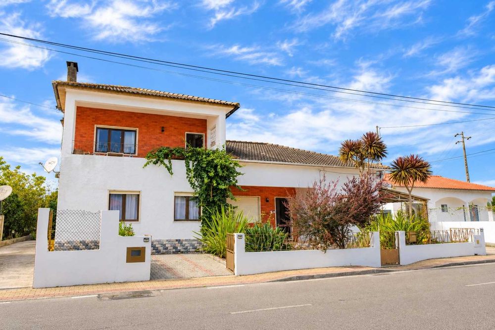 Moradia T6+ à venda em Lavos, €445.000