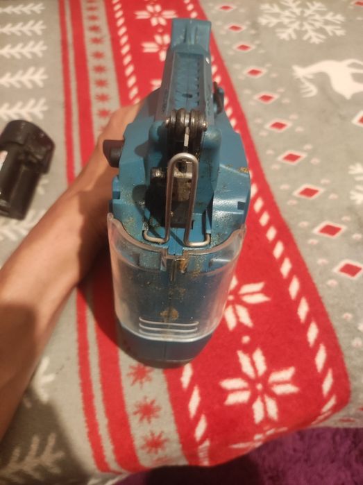 Продам лобзік Makita JV100D