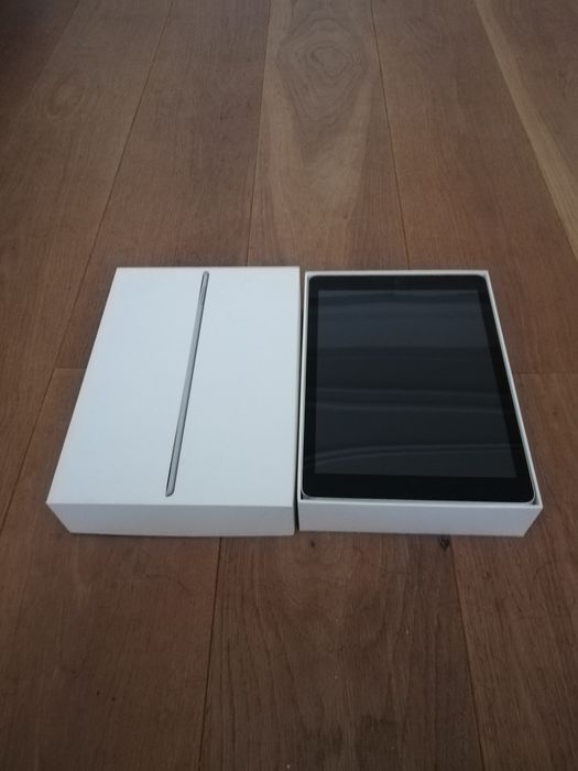 iPad 5th generation 32GB 9.7"64729412513025121